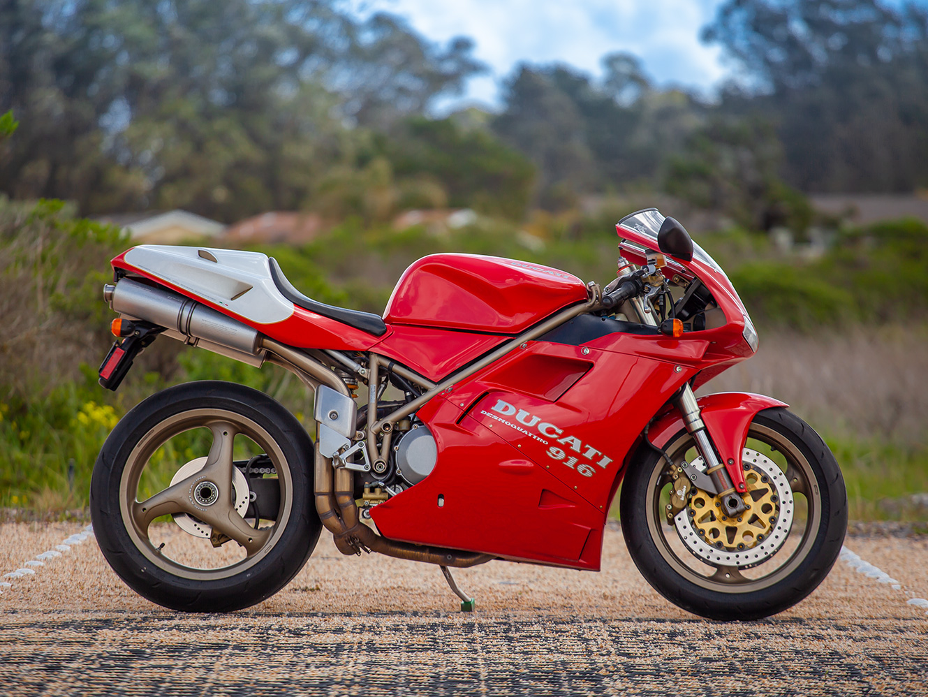 The Ducati 916 Varese